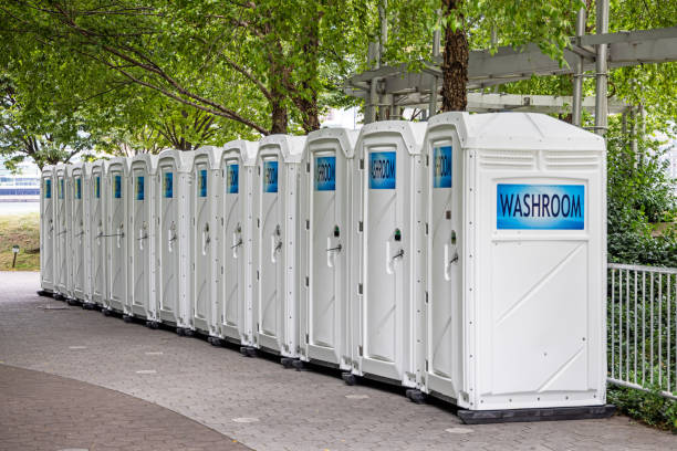 Best Luxury portable toilet rental  in Poplar Grove, IL